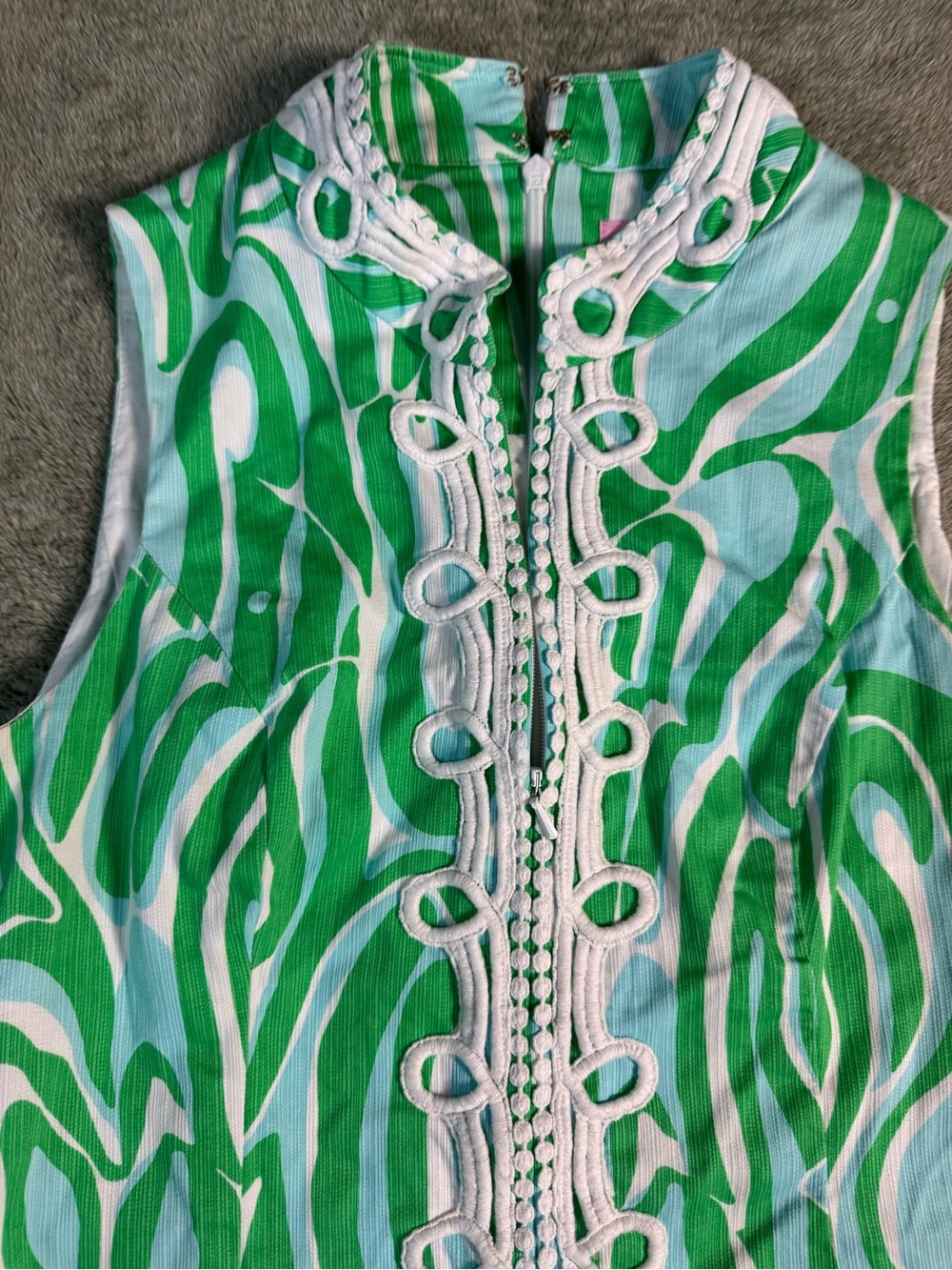 Lilly Pulitzer Green and White Printed Dress Shift Style with Lace Trim - Picture 3 of 6